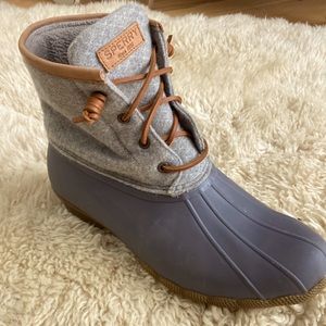 Single right, gray Sperry boot. Amputee/right boot only.